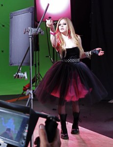 avril-lavigne-black-star.jpg